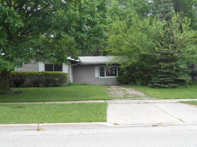 806 Parkside Cir., Streamwood, IL 60107