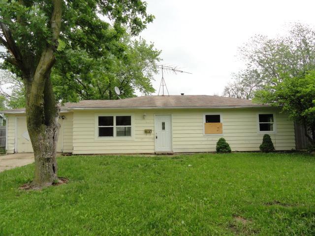 207 E Arrowhead St., North Aurora, IL 60542