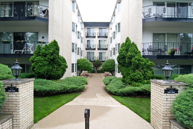 715 Ridge Rd. #1D, Wilmette, IL 60091