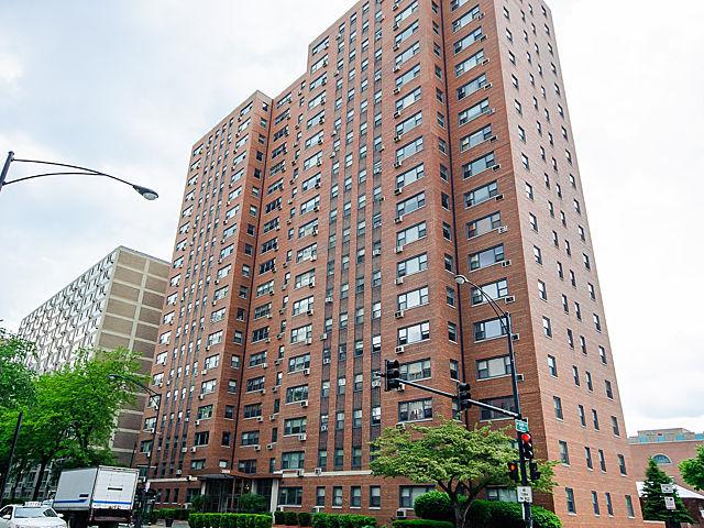 2909 N Sheridan Rd. #1304, Chicago, IL 60657