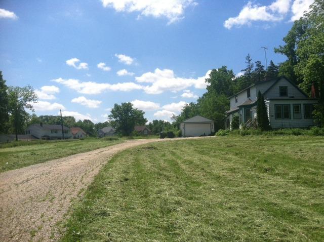 207 Shady Ln., Mundelein, IL 60060