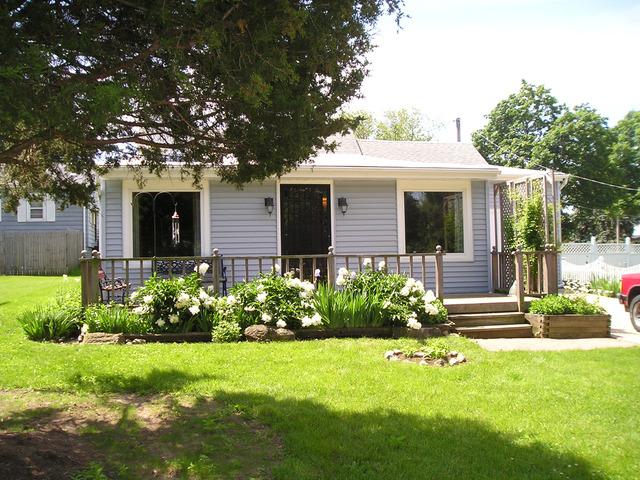 605 Hermes Ave., Aurora, IL 60505