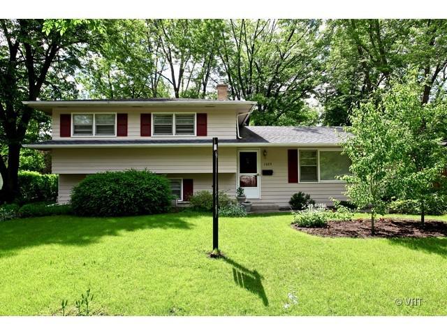1029 Emerald Dr., Naperville, IL 60540
