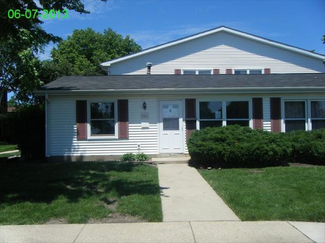 7601 Bristol Ln. #A, Hanover Park, IL 60133