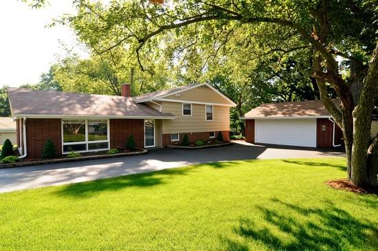 101 Racine Pl., Mundelein, IL 60060