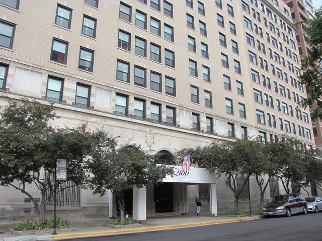 2100 N Lincoln Park West #10ES, Chicago, IL 60614