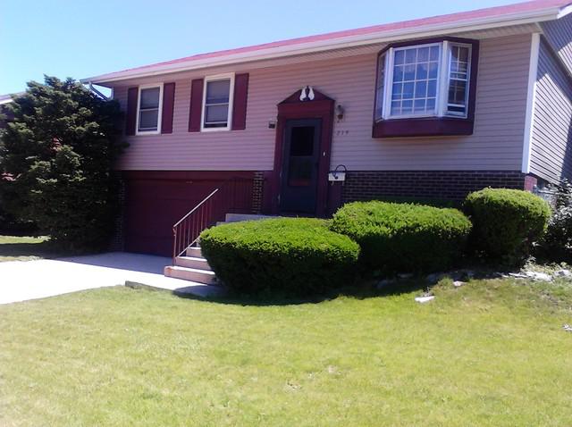 219 Kirman Ave., Romeoville, IL 60446