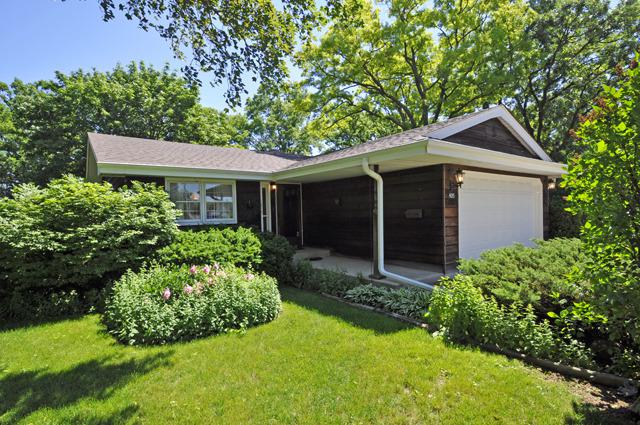 405 Campus Cir., Waukegan, IL 60085
