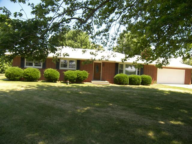 3432 E Eighth Rd., Utica, IL 61373