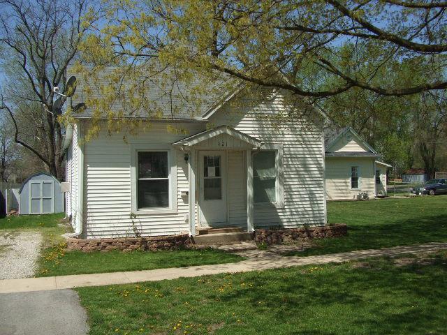 421 N Market St., Hoopeston, IL 60942