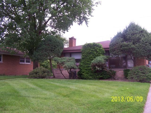 7050 N Kilbourn Ave., Lincolnwood, IL 60712