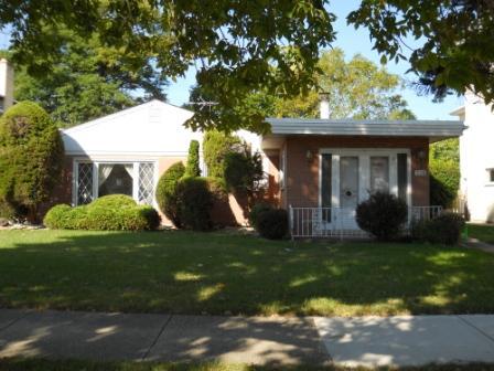 7126 N Kilpatrick Ave., Lincolnwood, IL 60645