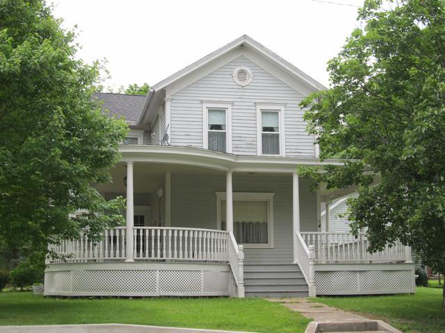 108 Main St., Lamoille, IL 61330