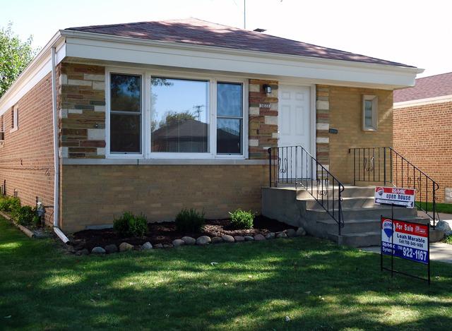 14533 S Marquette Ave., Burnham, IL 60633