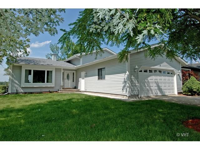 2 Windsor Ct., Streamwood, IL 60107