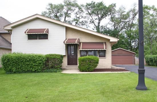 9326 N Lincoln Ave., Des Plaines, IL 60016