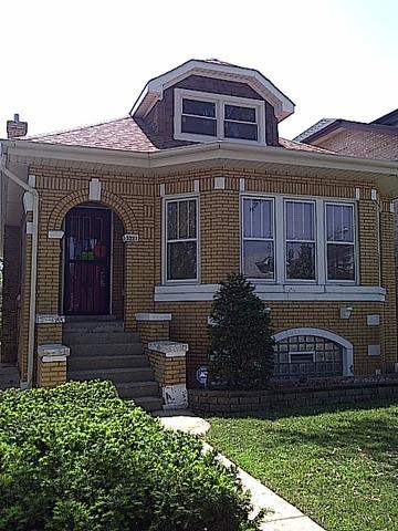 5221 W Oakdale Ave., Chicago, IL 60641
