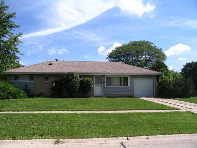 310 Maricopa Ln., Hoffman Estates, IL 60169