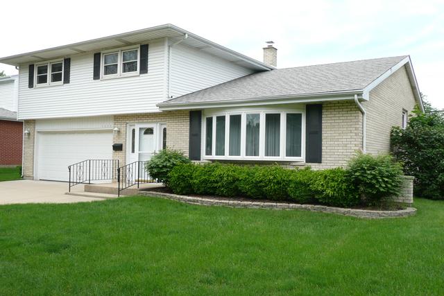 1820 Robinhood Ln., Arlington Heights, IL 60004