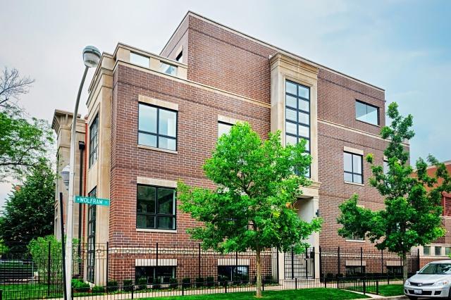 1703 W Wolfram, Chicago, IL 60657