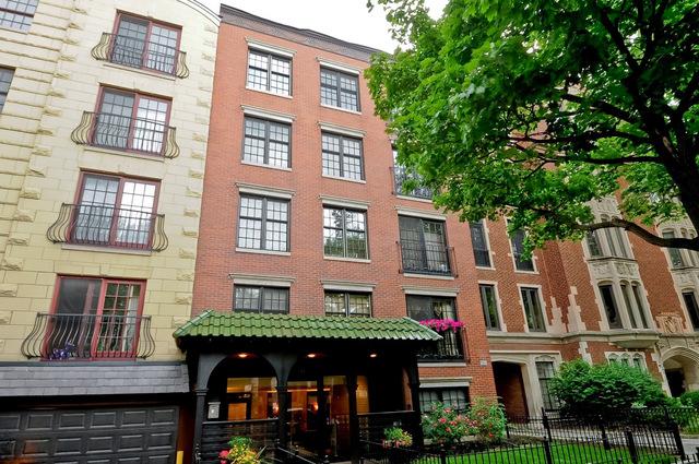 512 W Barry Ave. #408, Chicago, IL 60657