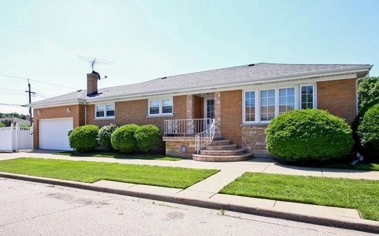 [Address Hidden by Seller], Chicago, IL 60656