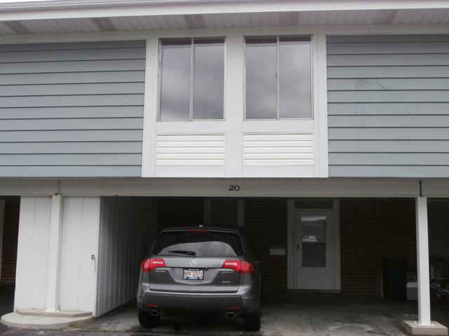 20 Cour Deauville Ave., Palos Hills, IL 60465