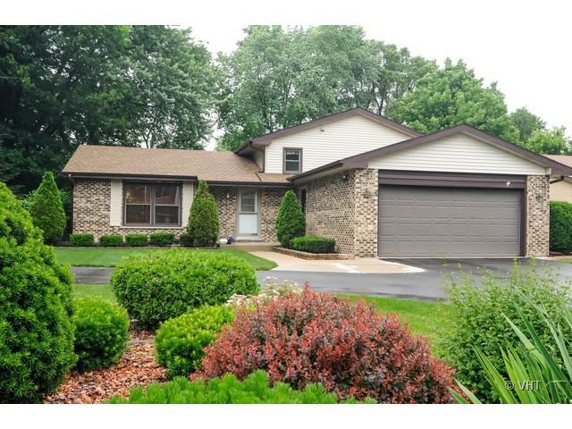 208 E Foster St., Arlington Heights, IL 60005