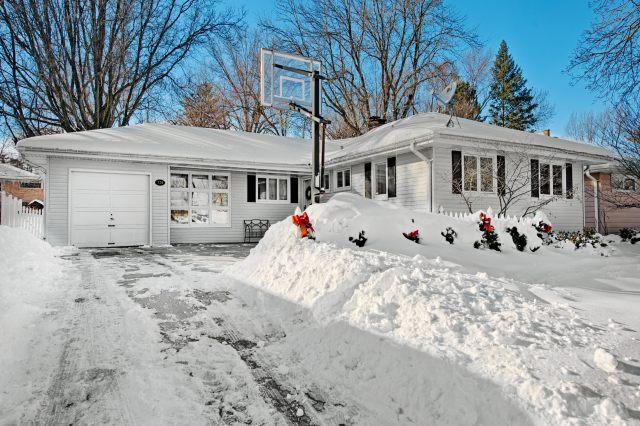 234 Abbotsford Ct., Glen Ellyn, IL 60137