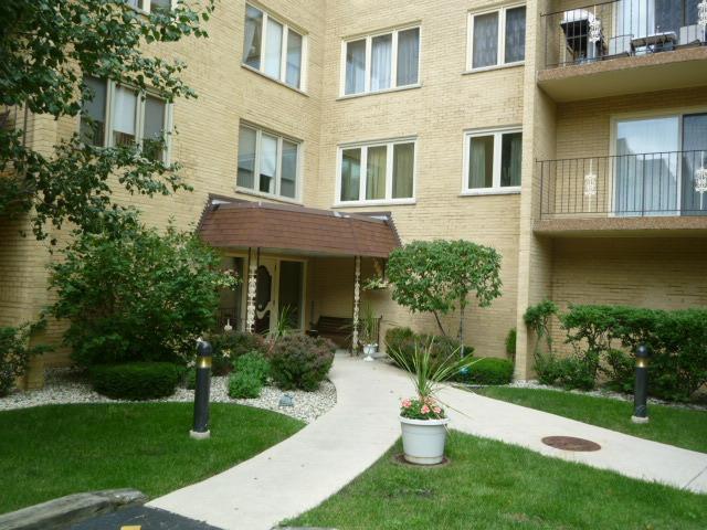 6430 W Belle Plaine Ave. #207, Chicago, IL 60634