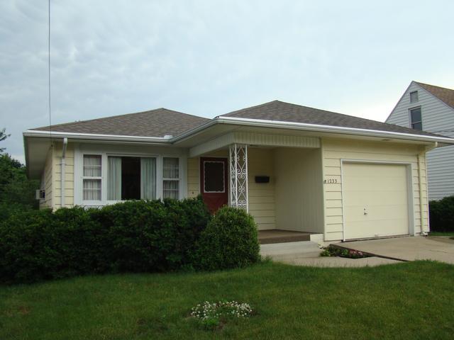1233 W American St., Freeport, IL 61032