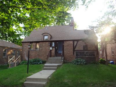 9704 S Central Park Ave., Evergreen Park, IL 60805