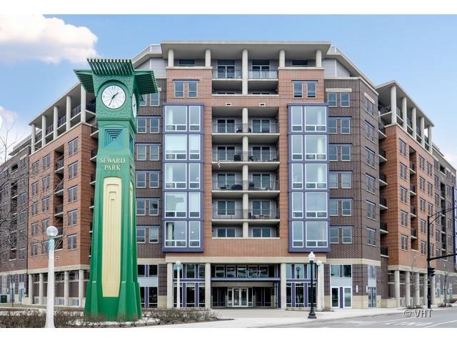437 W Division St. #905, Chicago, IL 60610