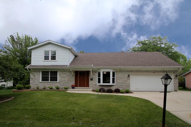 900 Charleston Ln., Hoffman Estates, IL 60192