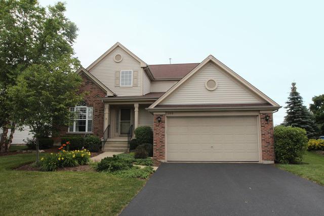 208 Manchester Ln., Port Barrington, IL 60010