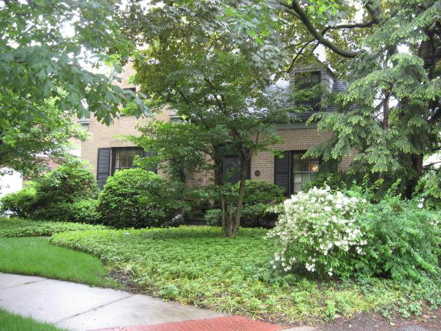 3242 Thayer St., Evanston, IL 60201
