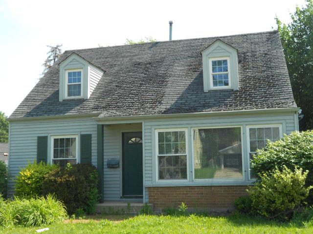 455 Sunset Dr., Elgin, IL 60123