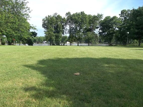 335 Rockside Dr., Dixon, IL 61021