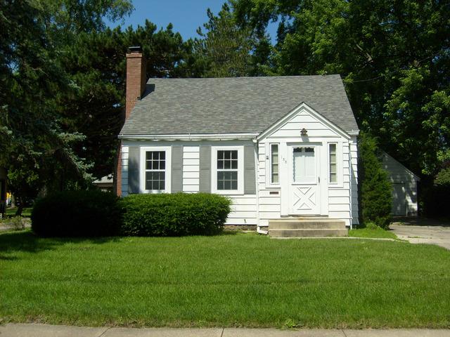 135 Sabin St., Sycamore, IL 60178