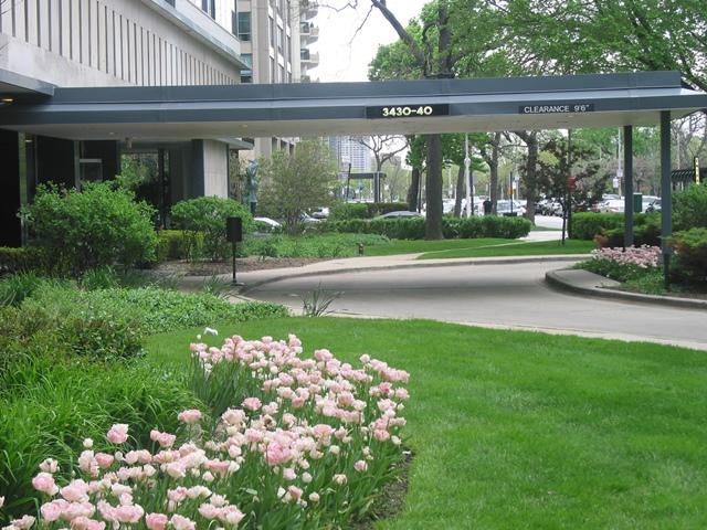 3440 N Lake Shore Dr. #10G, Chicago, IL 60657