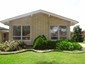 8918 S Francisco Ave., Evergreen Park, IL 60805