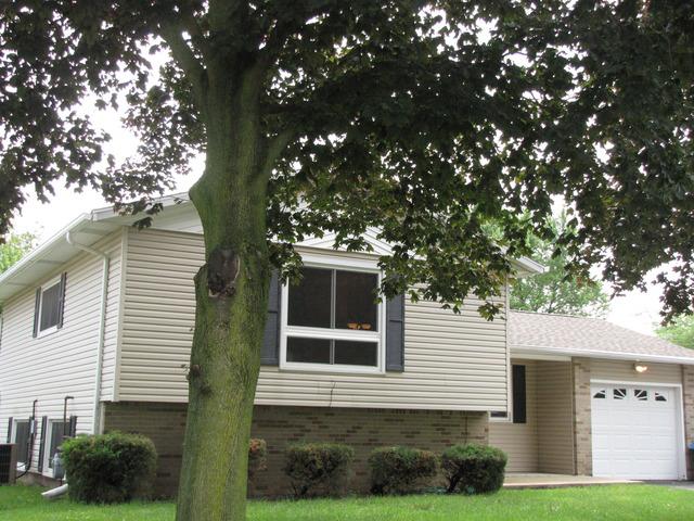 458 Bethel Dr., Bourbonnais, IL 60914
