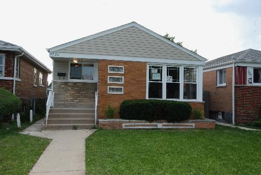 7732 S Sawyer Ave., Chicago, IL 60652