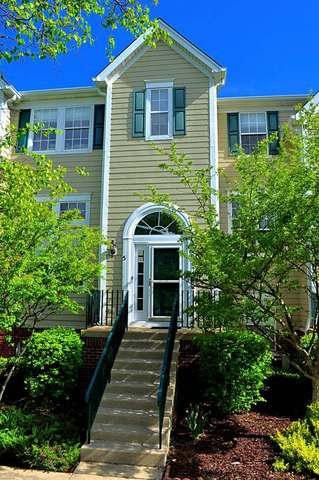 2430 Courtyard Cir. #5, Aurora, IL 60506