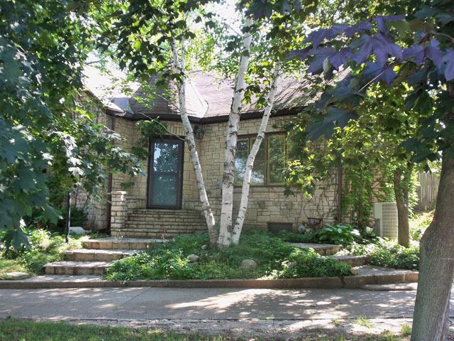 836 28th St., Rockford, IL 61108