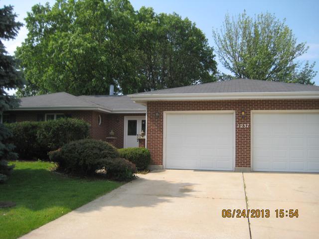 1237 Andrea Dr., New Lenox, IL 60451