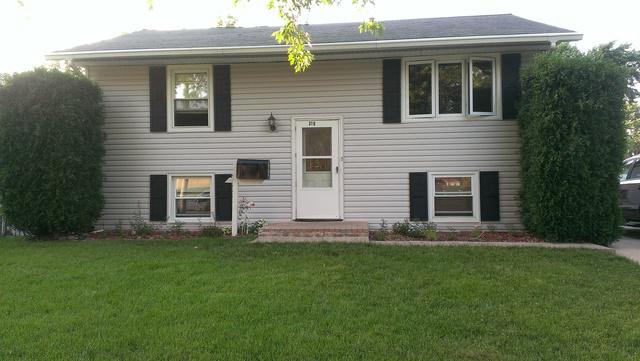 318 Hayes Ave., Romeoville, IL 60446