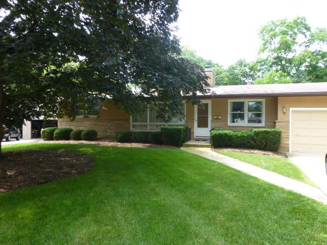 74 Victor Pkwy., Crystal Lake, IL 60014