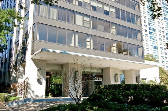 3150 N Lake Shore Dr. #22C, Chicago, IL 60657