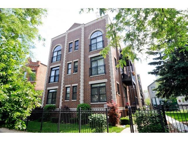 2045 N Kedzie St. #B1, Chicago, IL 60647